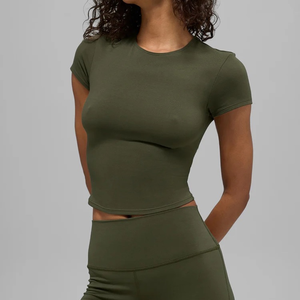 NWT ALO Softsculpt Precision Short Sleeve Top Green Olive